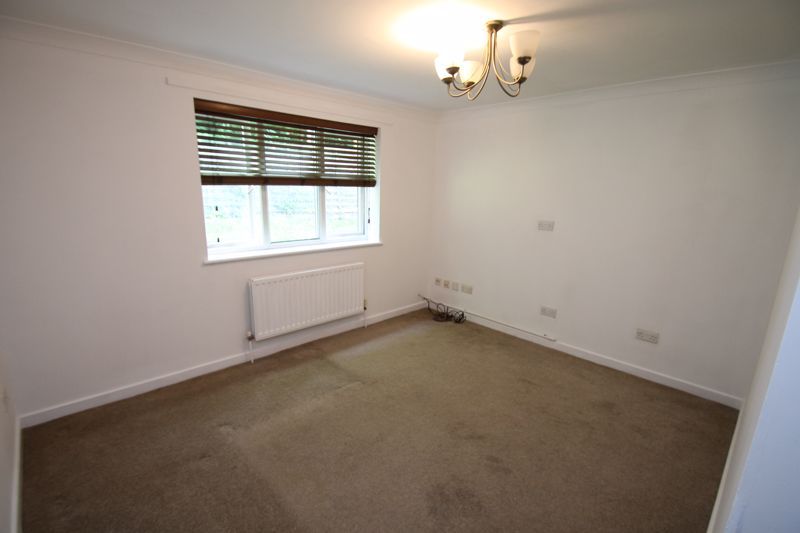 Property photo 3 of 8 Photo 5