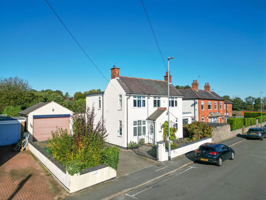 Property photo 2 of 33