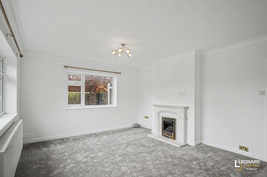 Property photo 3 of 21