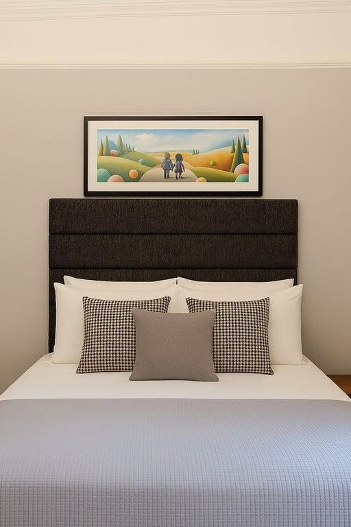 Property photo 2 of 5 Bedroom