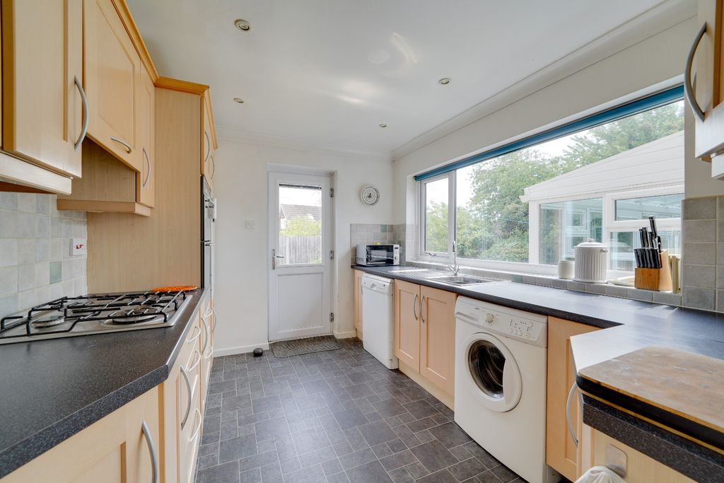 Property photo 3 of 18 3739303