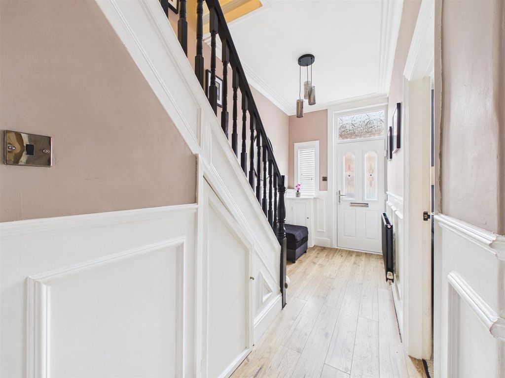 Property photo 3 of 30 Cam03844G0-Pr0393-Still015.Jpg