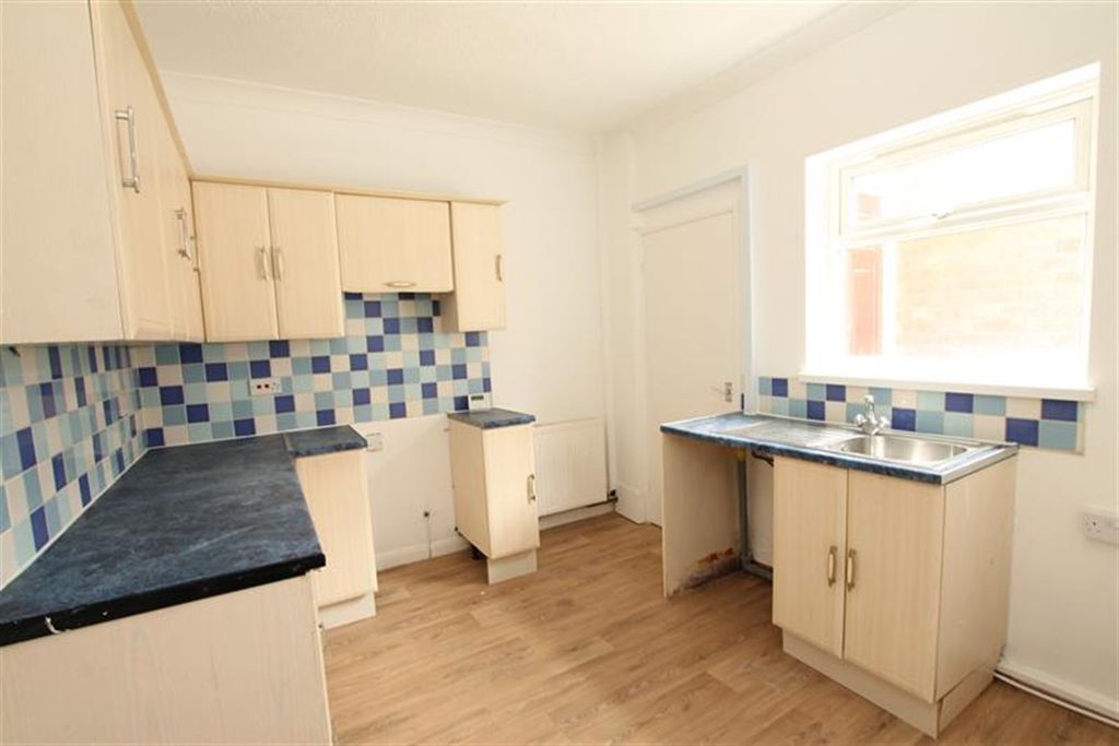 Property photo 2 of 19 Kitchen