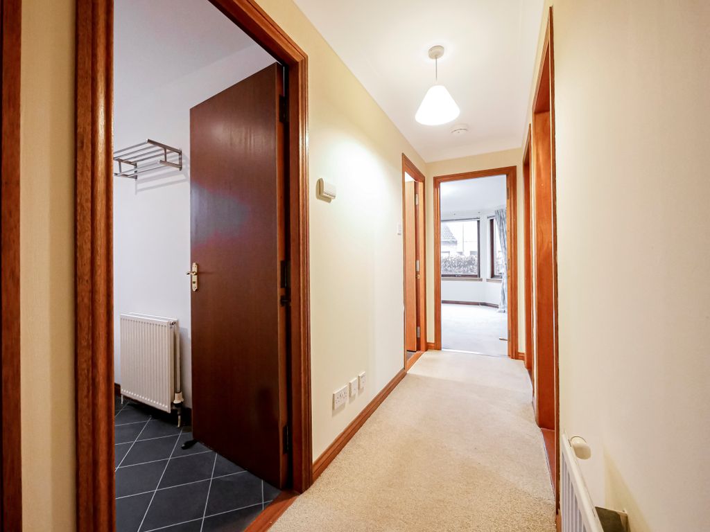 Property photo 2 of 11 Hall