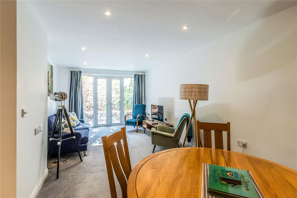 Property photo 2 of 16 Picture No. 04