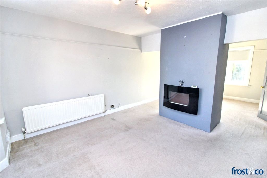 Property photo 3 of 18 Living Room