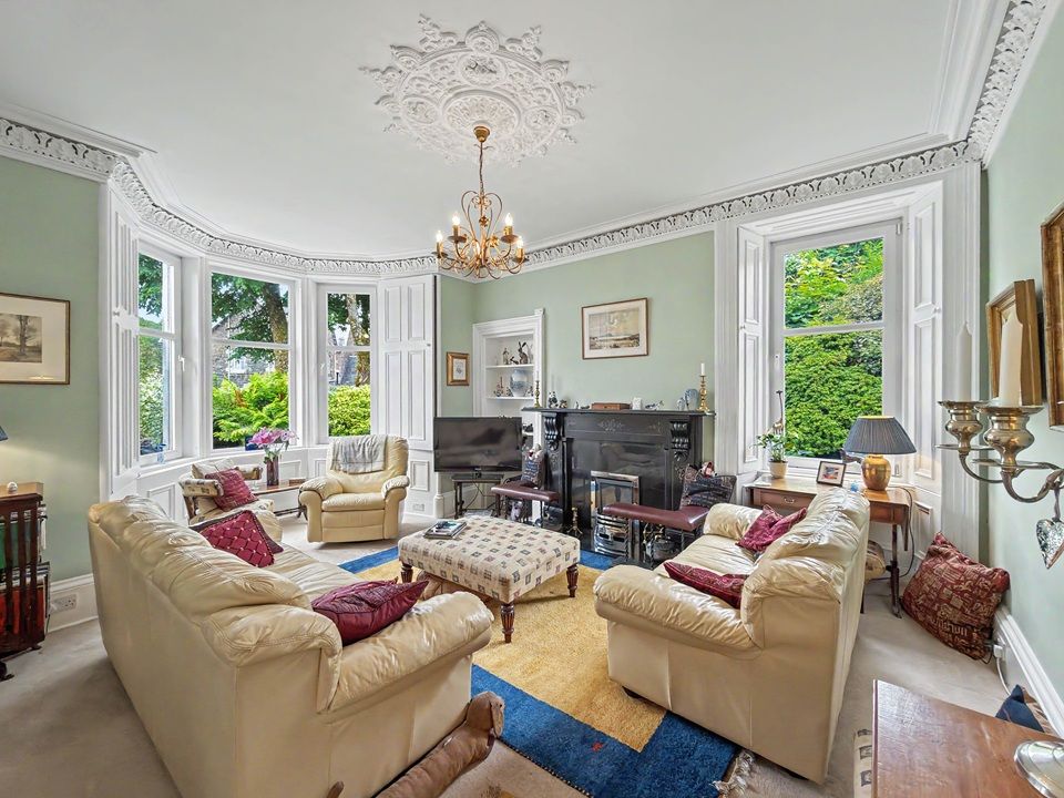 Property photo 2 of 39