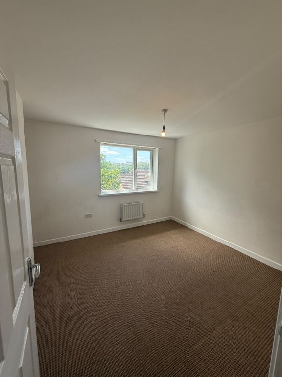 Property photo 3 of 8 Gallery
