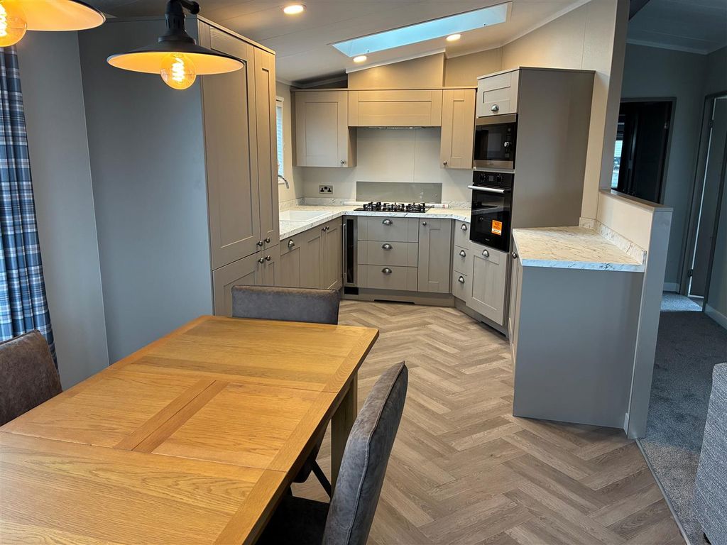Property photo 1 of 13 3.Jpg