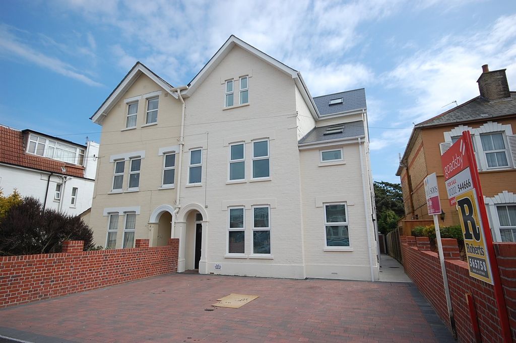 Property photo 1 of 6 28 Southcote