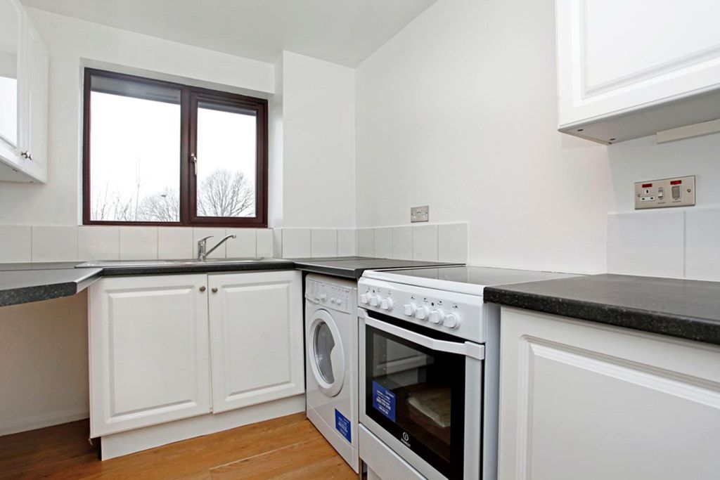 Property photo 2 of 14 Kitchen