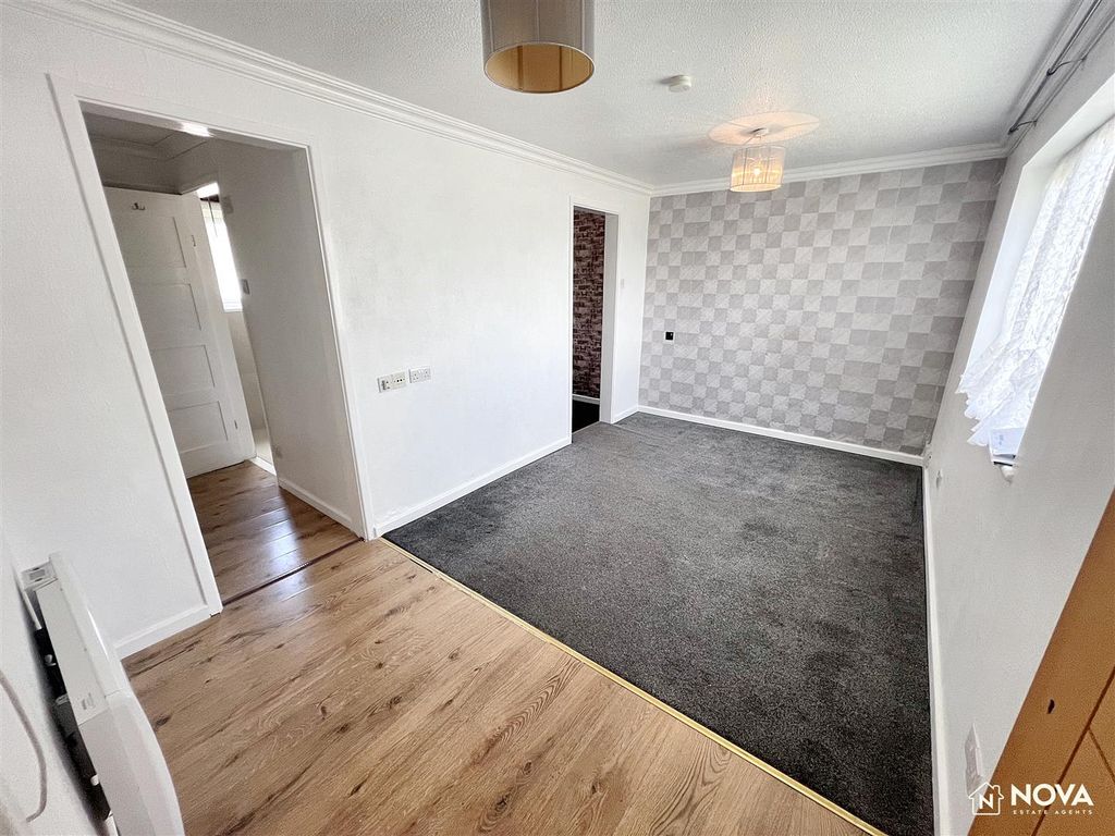 Property photo 2 of 10 Img_2047.Jpg