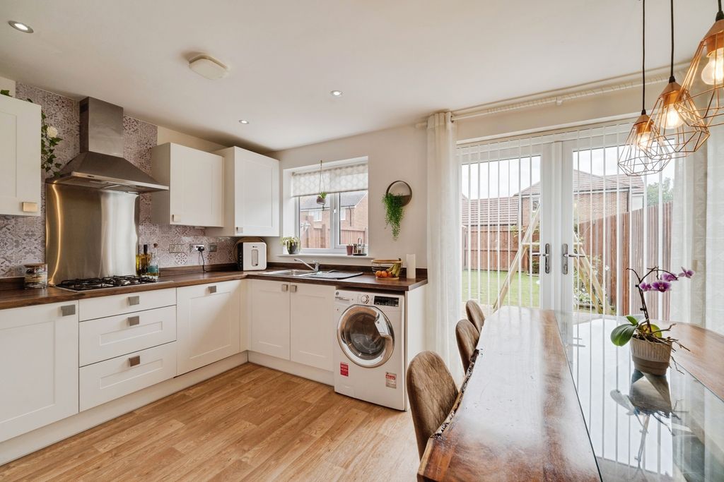 Property photo 3 of 19 Pbox-Img.Jpg