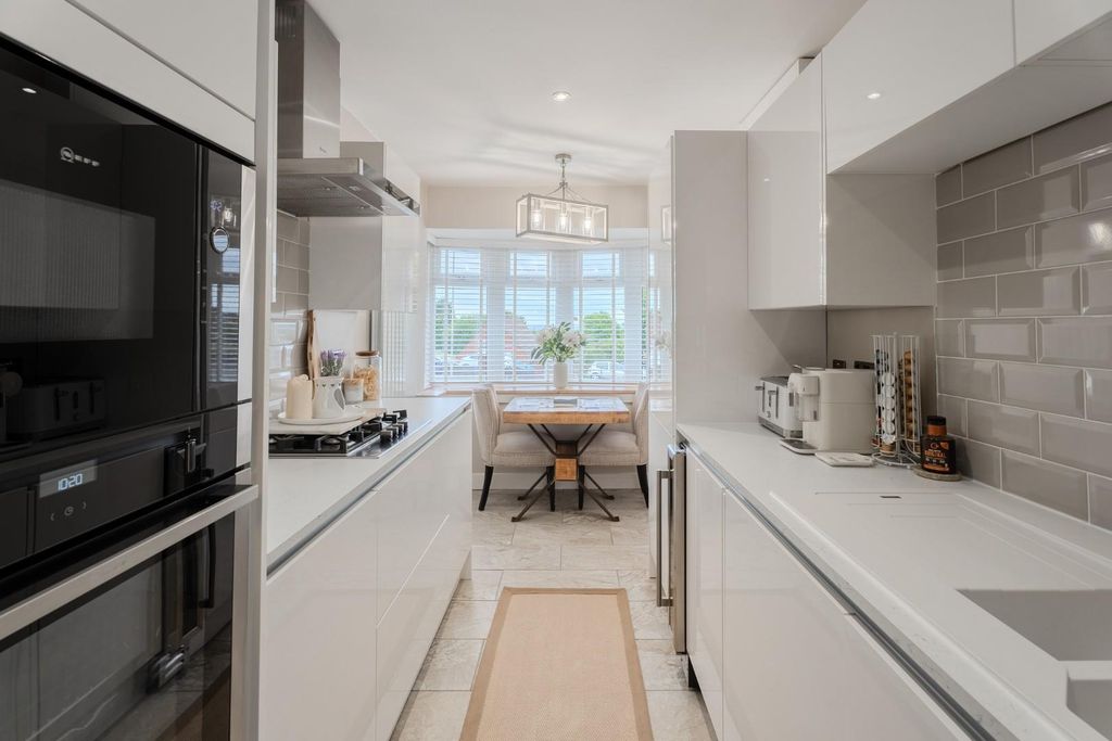 Property photo 3 of 19 Kent Street-13.Jpg