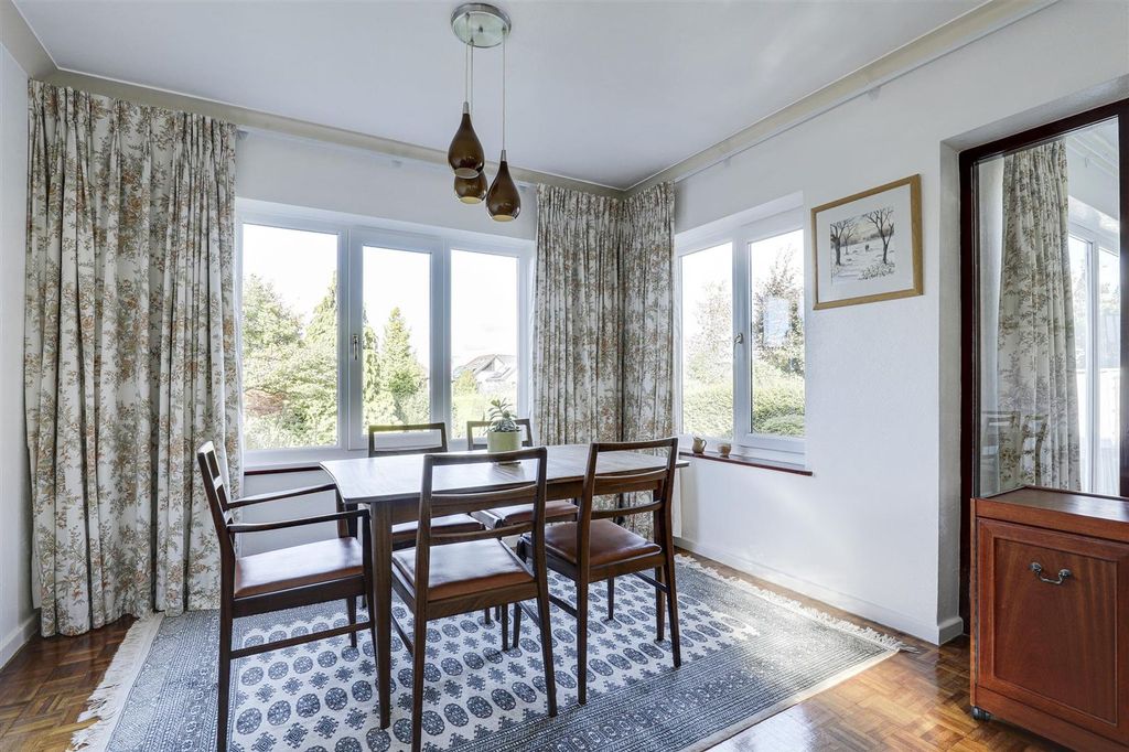 Property photo 3 of 27