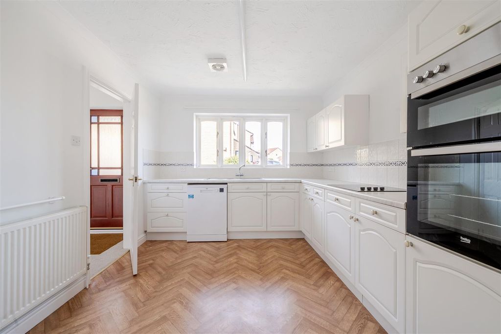 Property photo 2 of 21 32-6A7072c6624cc-1501429-19Fc7329A9199-32-32.Jpg