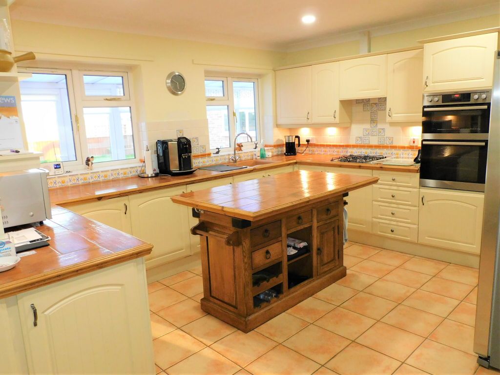 Property photo 3 of 26