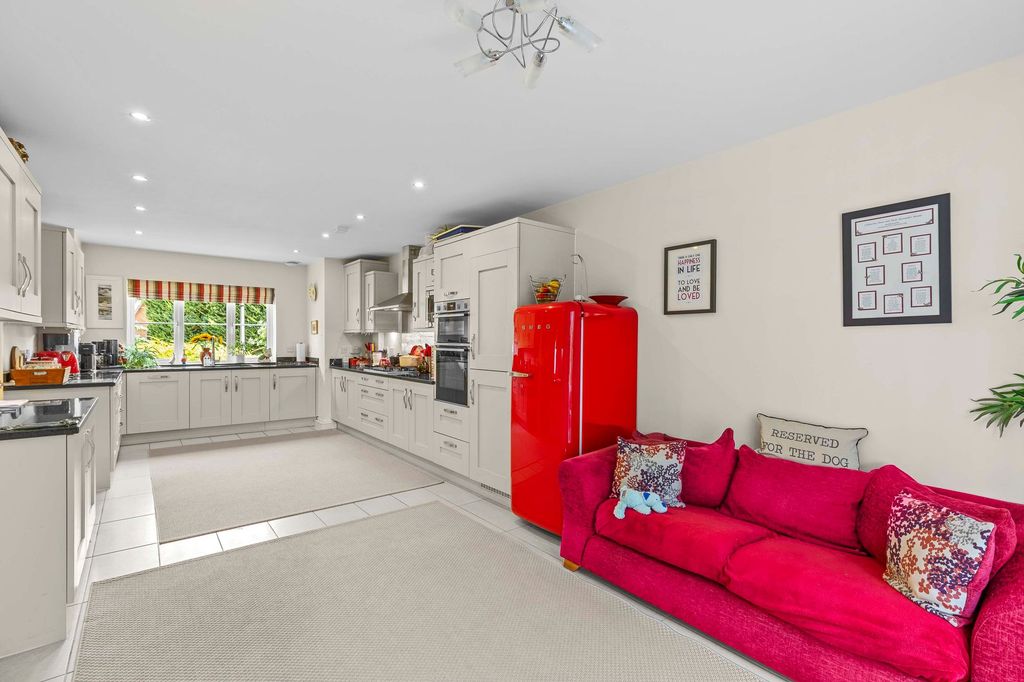 Property photo 3 of 24