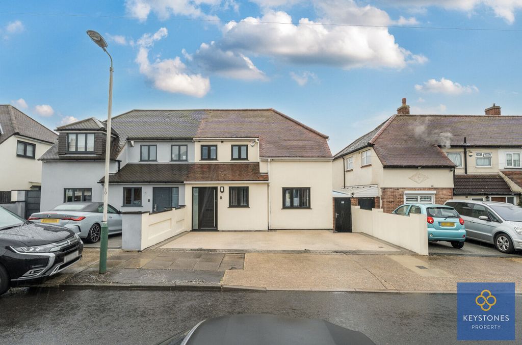 Property photo 2 of 24