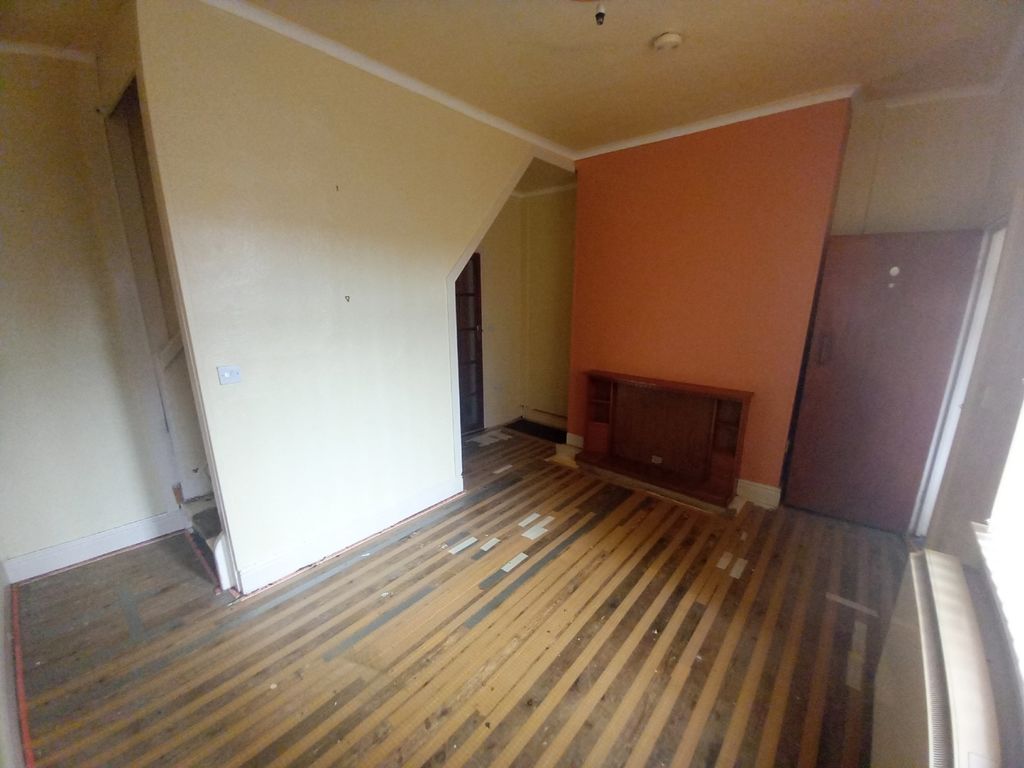 Property photo 3 of 8 Dining Room