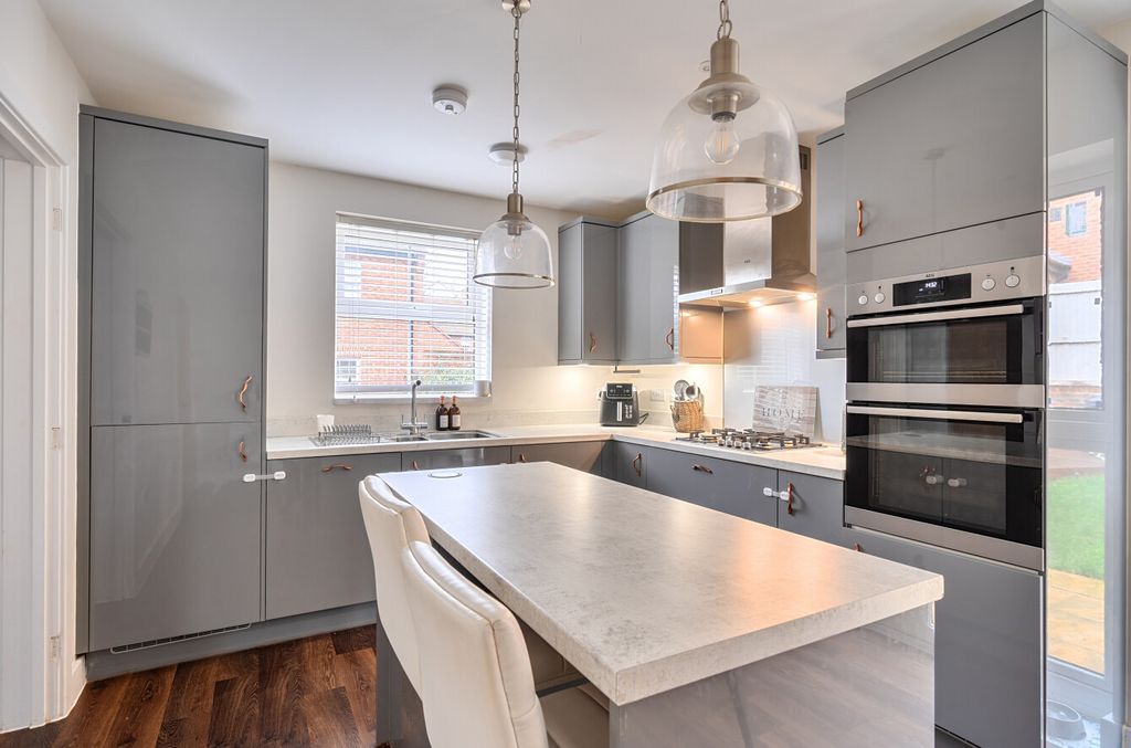 Property photo 2 of 9 1418865-20-69A1c5...