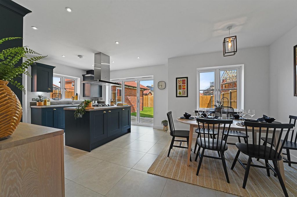 Property photo 2 of 13 Pt-Rose-Lawfordgreen-14.Jpg