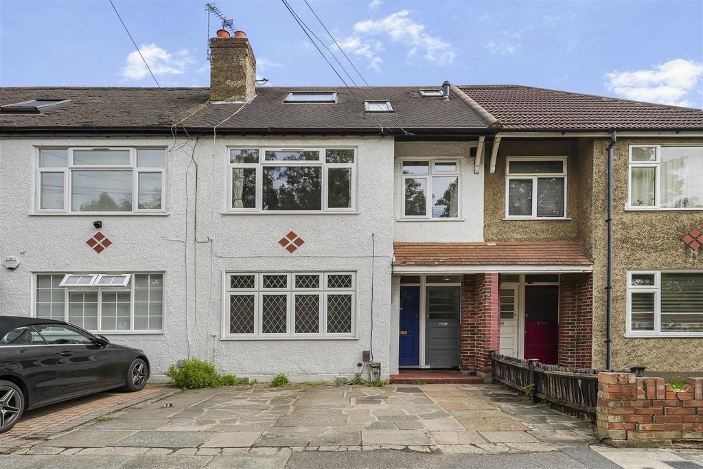 Property photo 1 of 12 External