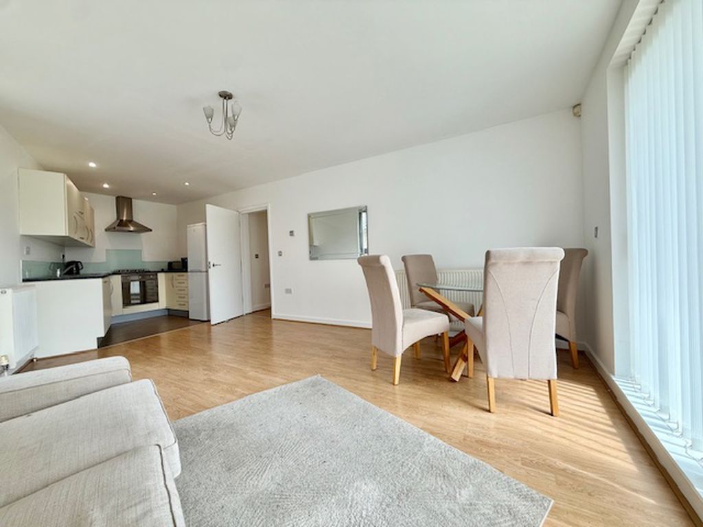 Property photo 3 of 8 Photo 6