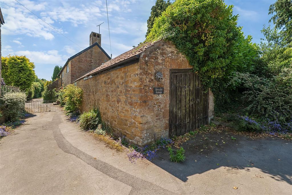 Property photo 2 of 22 1313183-1-6853Ff1121A5A.Jpg