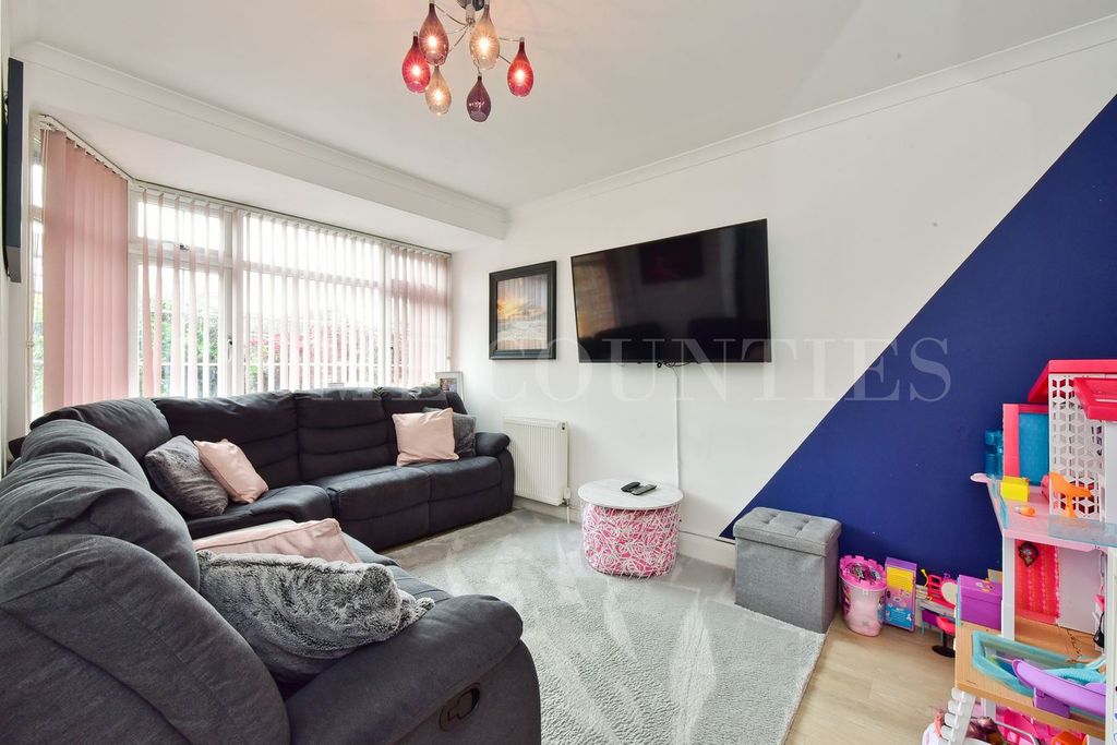 Property photo 2 of 26