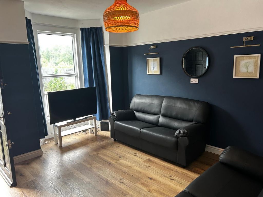 Property photo 3 of 6