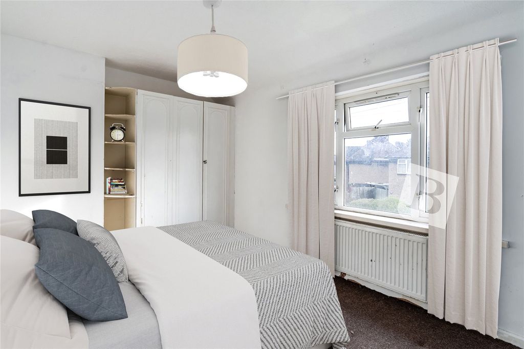 Property photo 3 of 24 Bedroom 1 Virtual