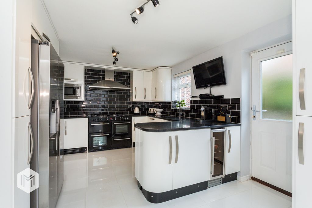Property photo 2 of 44 Picture No. 05