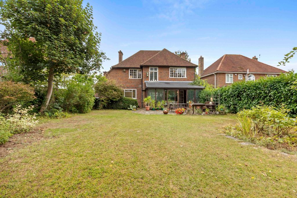Property photo 2 of 16