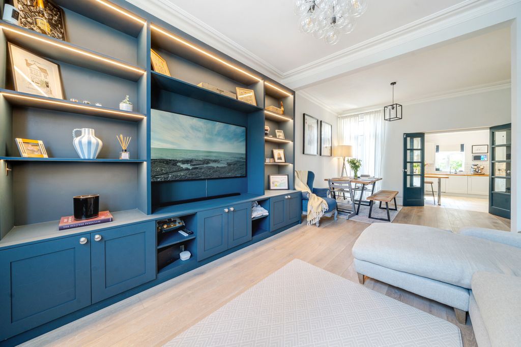 Property photo 3 of 21 1306368-6-685001A...