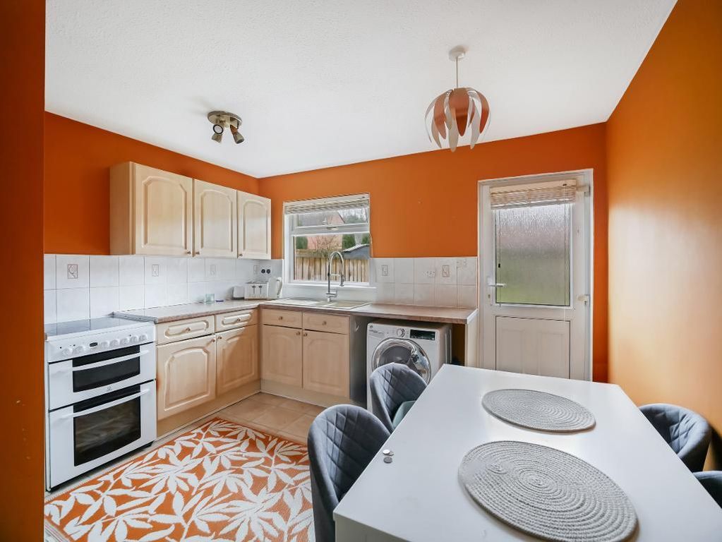 Property photo 3 of 17 Kitchen