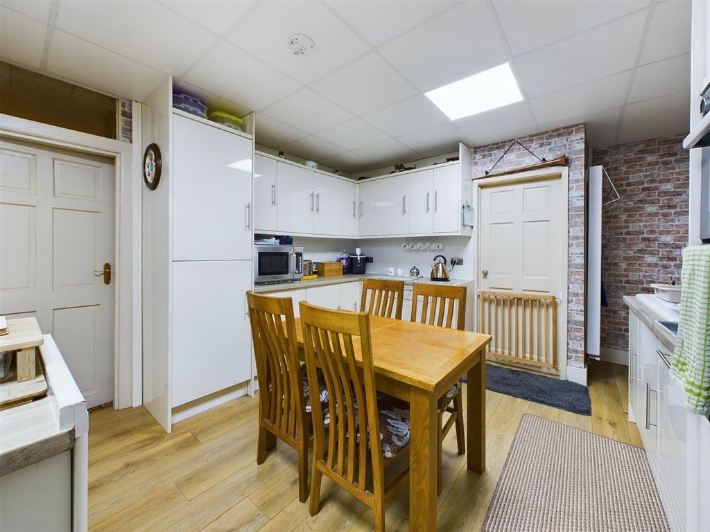 Property photo 2 of 57 Cam03055G0-Pr0180-Still046.Jpg