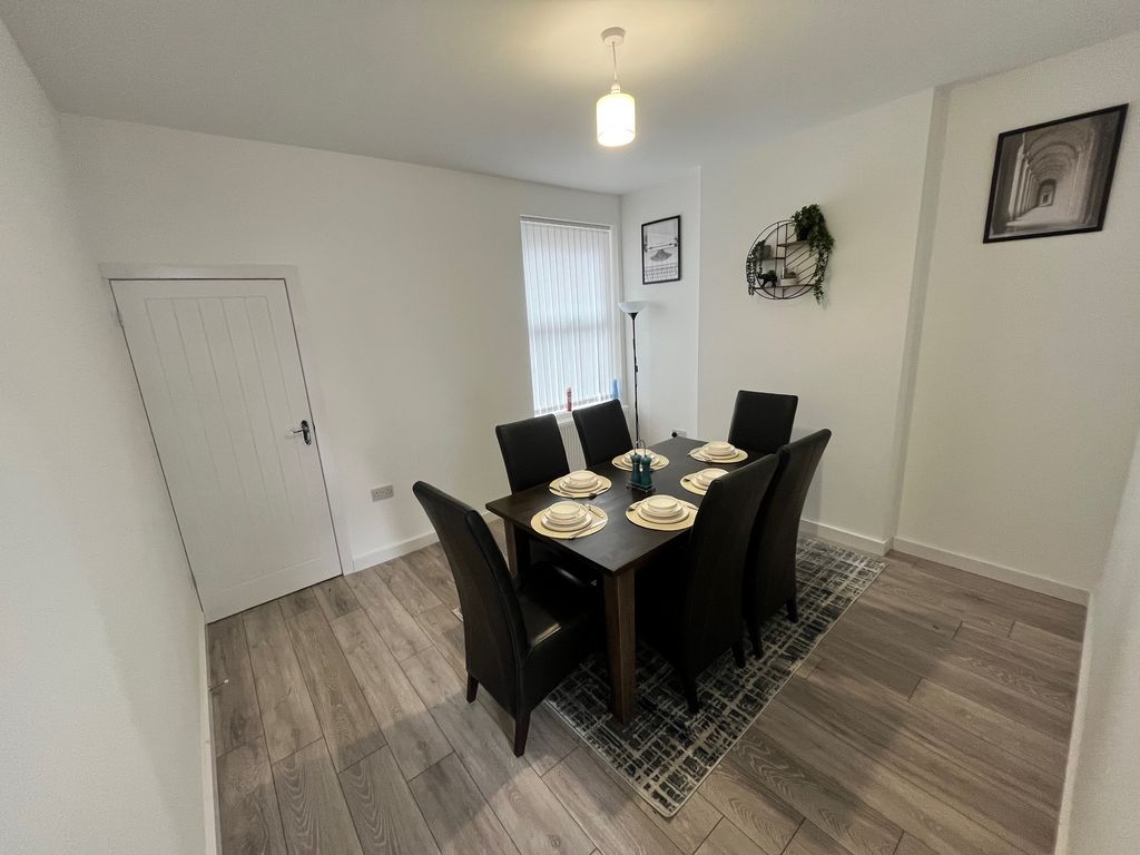 Property photo 2 of 11 Image