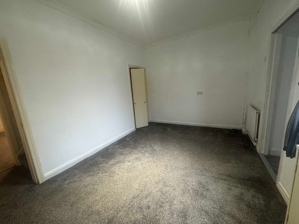 Property photo 3 of 12 Photo