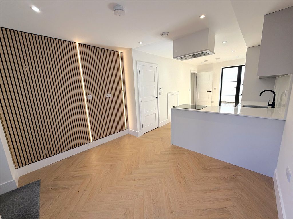 Property photo 1 of 11 Picture No. 08