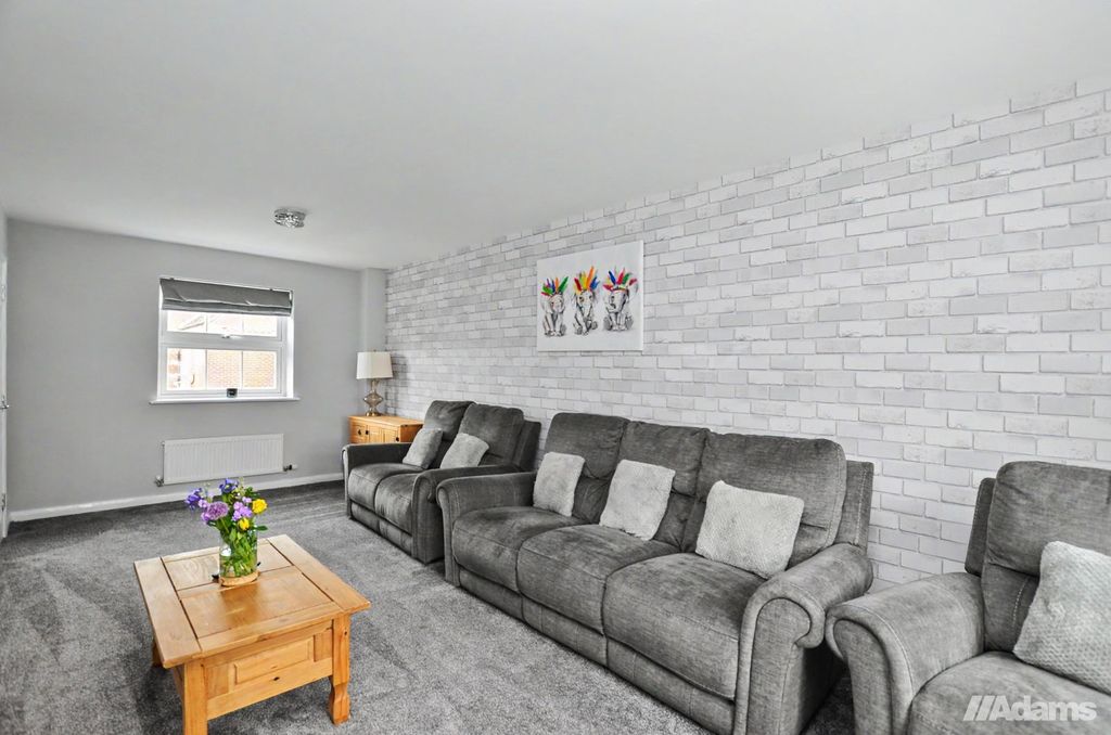 Property photo 3 of 39