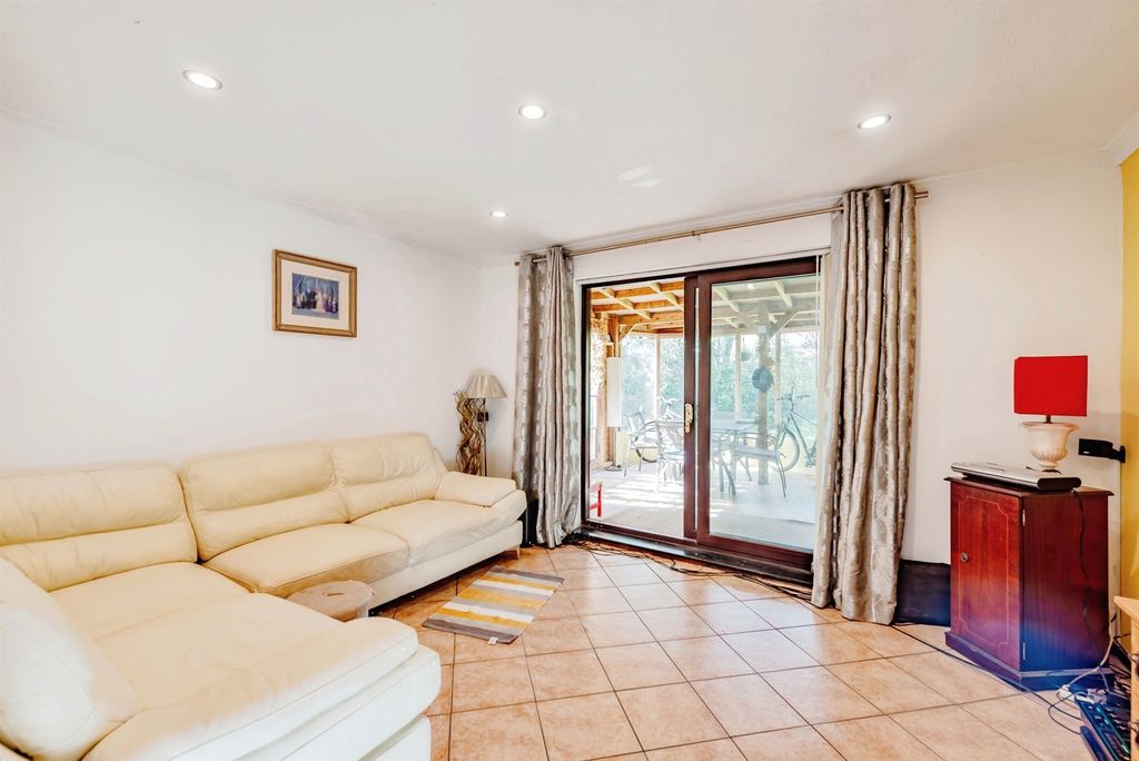 Property photo 2 of 13