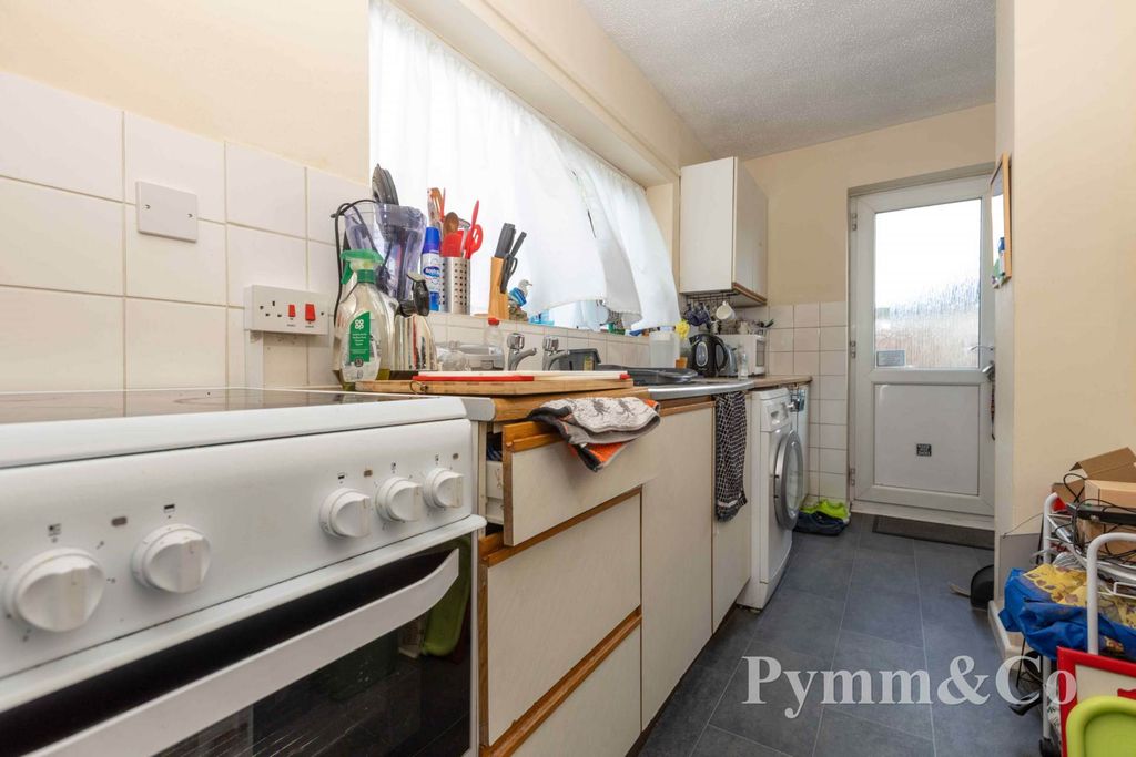 Property photo 3 of 14