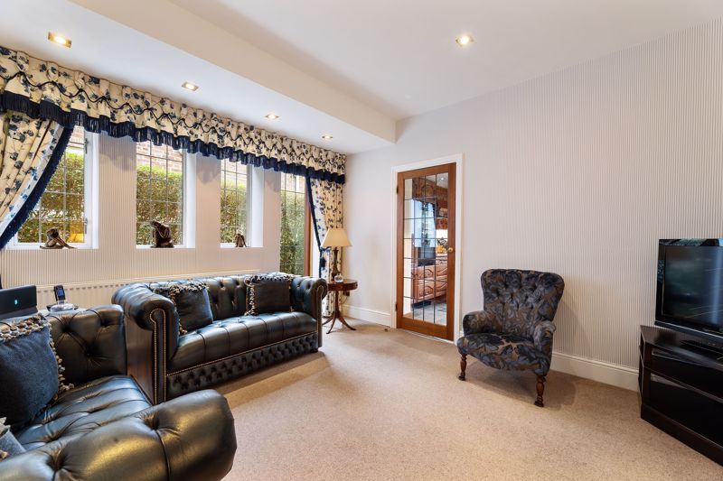 Property photo 3 of 13 Photo 8