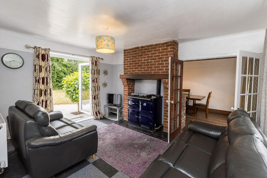 Property photo 2 of 15 8