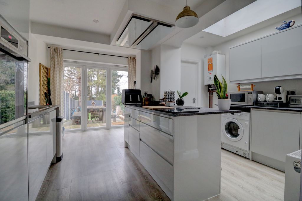 Property photo 1 of 17 Kitchen