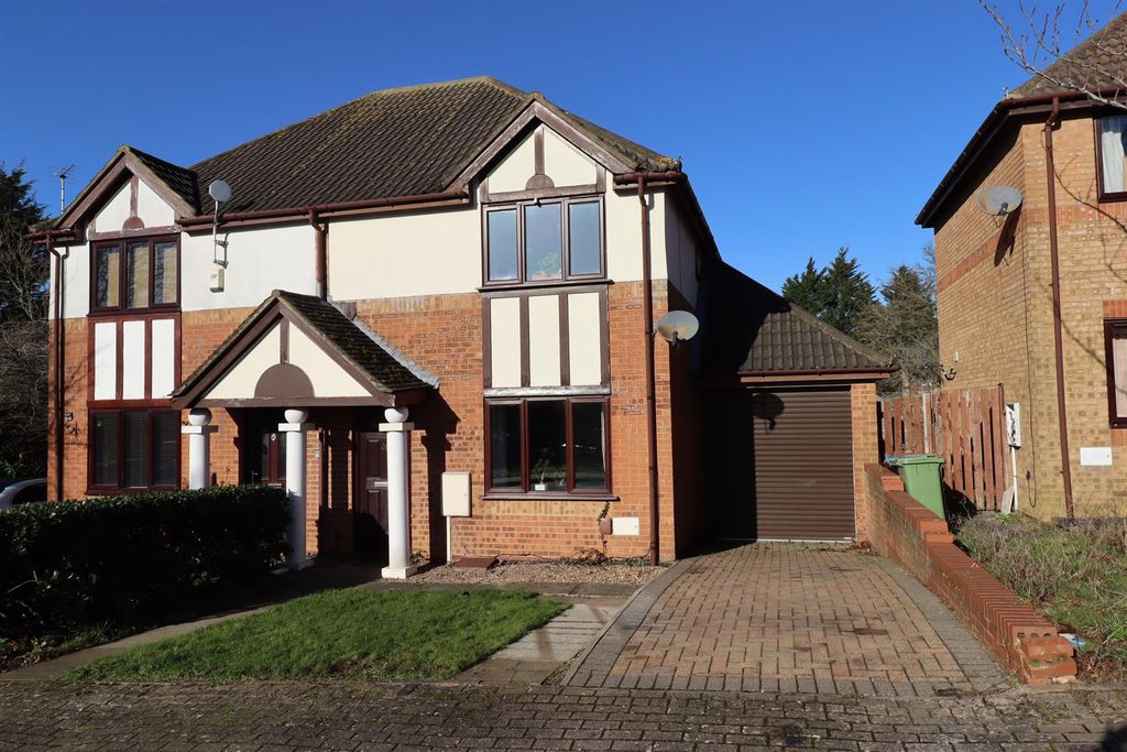 Property photo 1 of 11