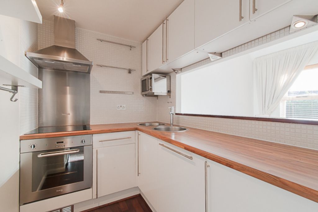 Property photo 2 of 4 Kitchen