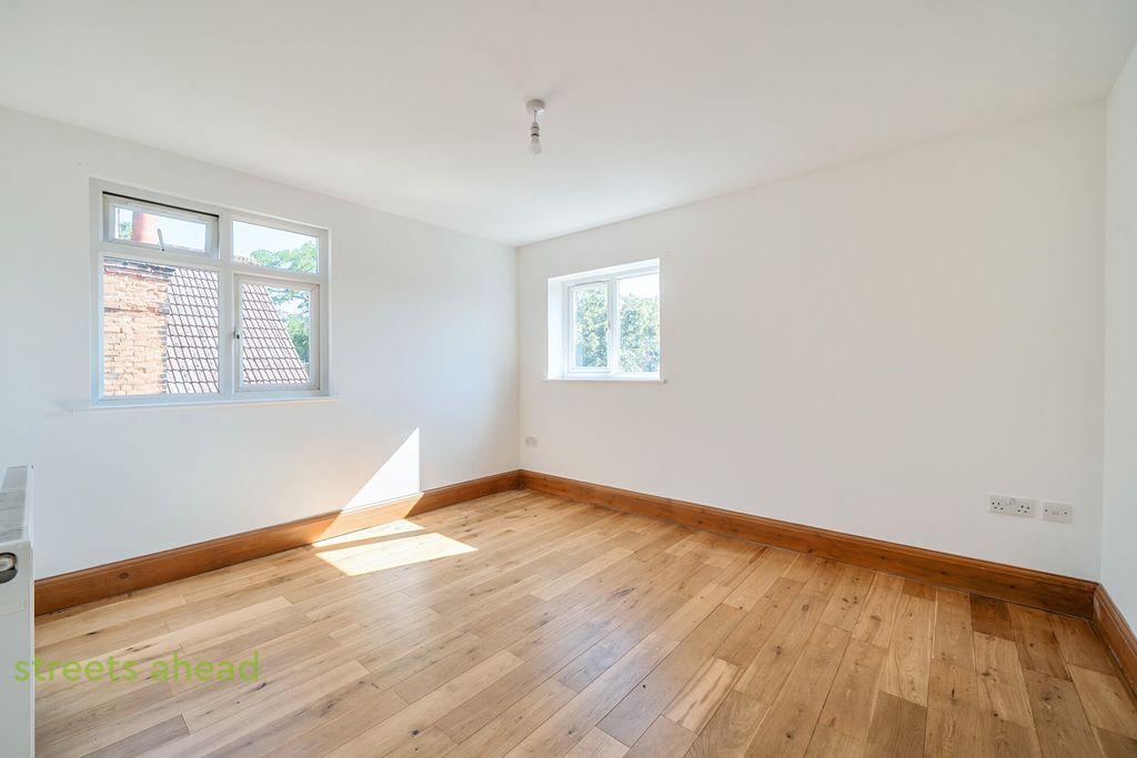 Property photo 3 of 10 0319Cee2-54c7-4E6...