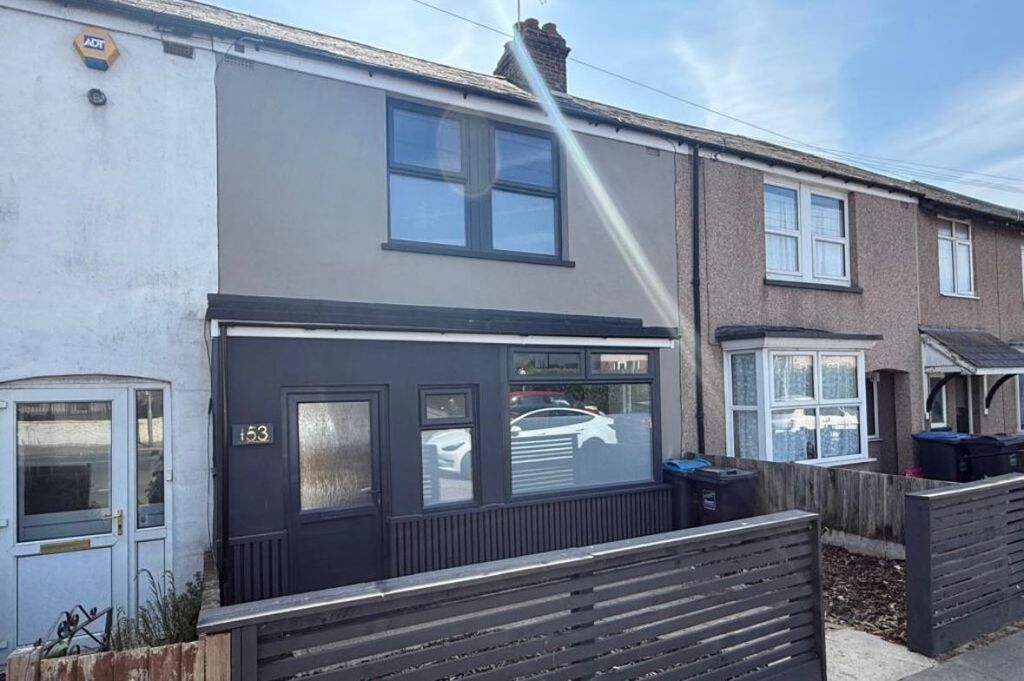 Property photo 2 of 12